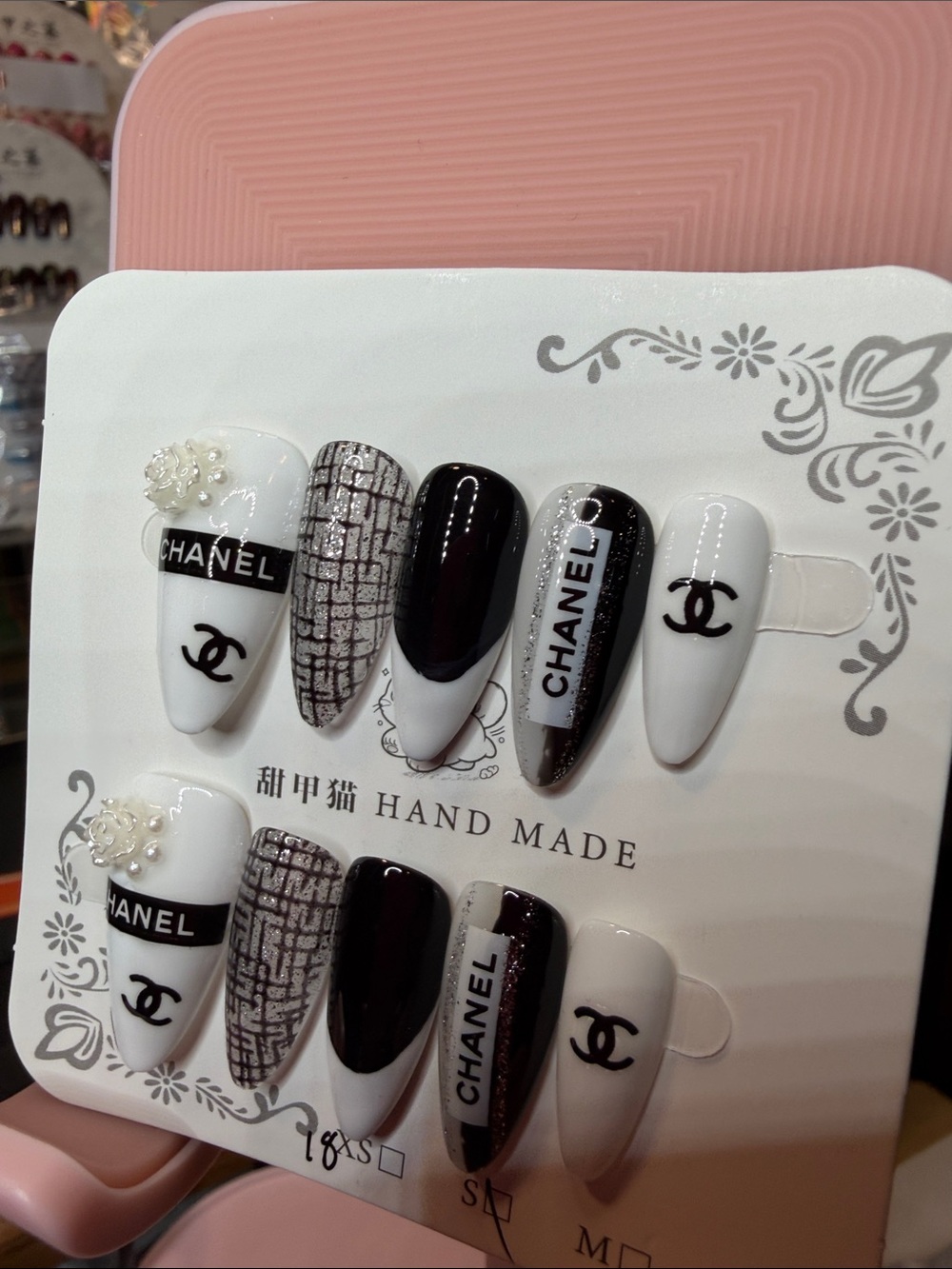 CHANEL Black and White Logo Accent Press-On Nails - Picture 3 of 4